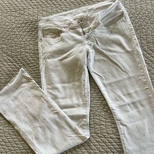 White low-rise Guess jeans size 28